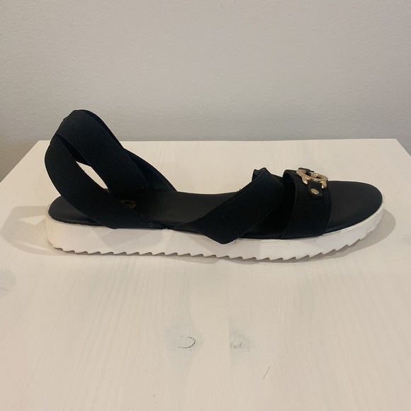 GBG L.A. Black Sandal with Small Platform - Picture 6 of 11